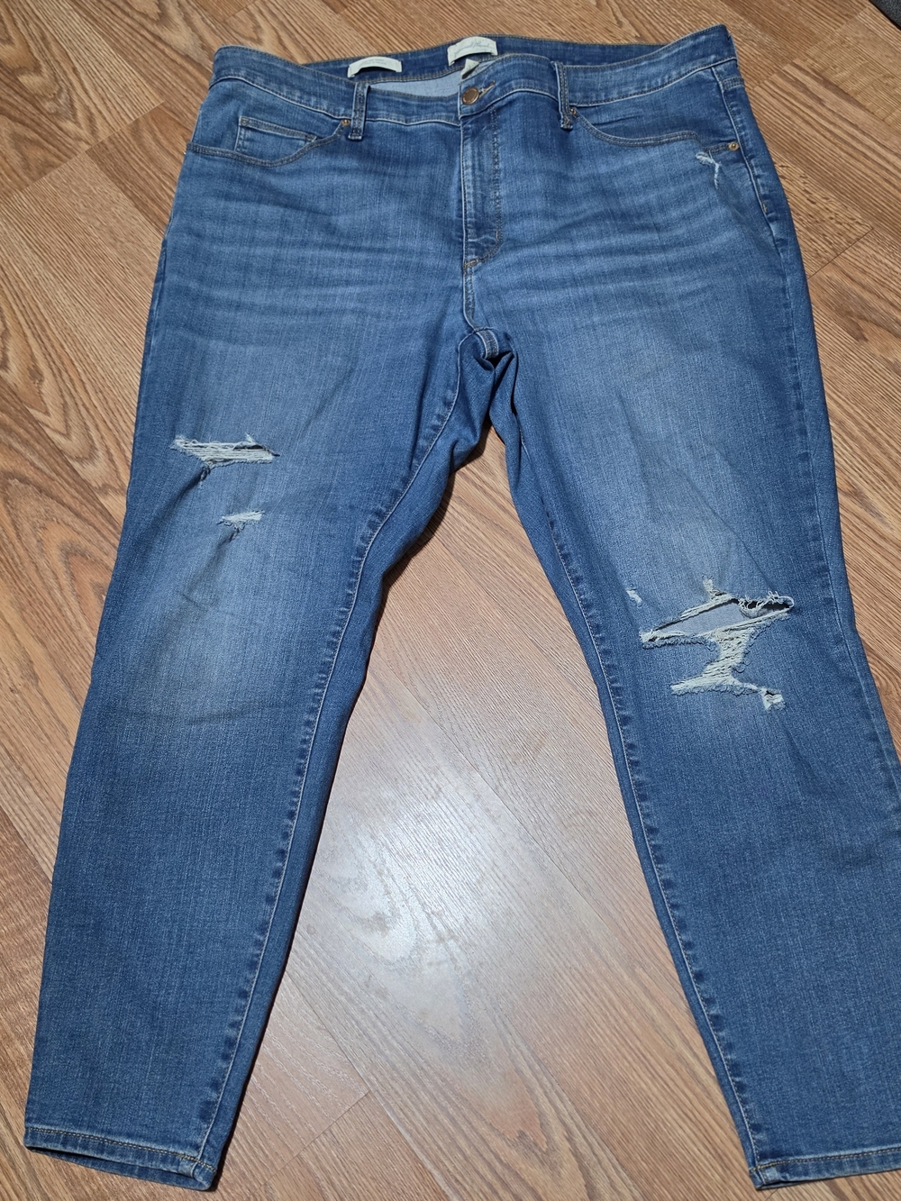 Universal Thread Distressed High Rise Skinny Jeans
